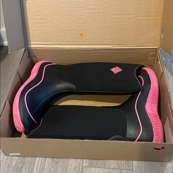 Women’s Hale Muck Boot (size 11) - Picture 5 of 9